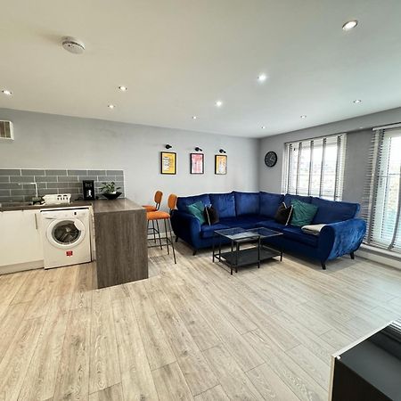 Rnm - Business Professionals Stay, Walsall City Centre, 2 Bedroom With Ensuite And Bathroom, Entire Place, Kitchen & Washroom With Amenities, Smart Tv, Easy Access, Fast Wifi, Parking Nearby, Great Transport Links 沃尔索尔 外观 照片