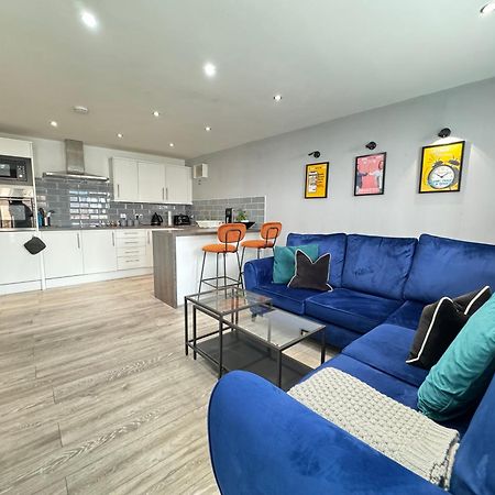 Rnm - Business Professionals Stay, Walsall City Centre, 2 Bedroom With Ensuite And Bathroom, Entire Place, Kitchen & Washroom With Amenities, Smart Tv, Easy Access, Fast Wifi, Parking Nearby, Great Transport Links 沃尔索尔 外观 照片