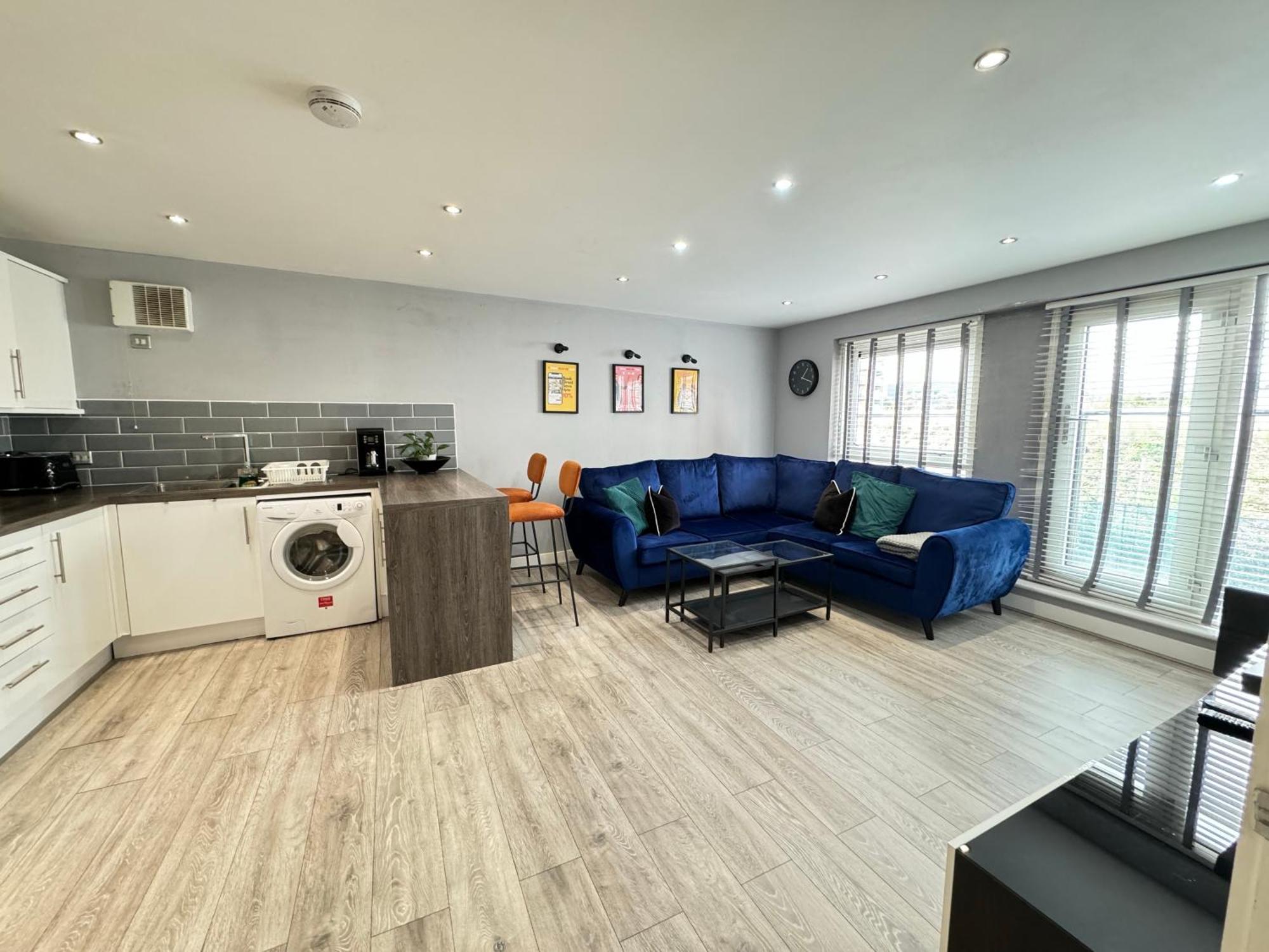 Rnm - Business Professionals Stay, Walsall City Centre, 2 Bedroom With Ensuite And Bathroom, Entire Place, Kitchen & Washroom With Amenities, Smart Tv, Easy Access, Fast Wifi, Parking Nearby, Great Transport Links 沃尔索尔 外观 照片