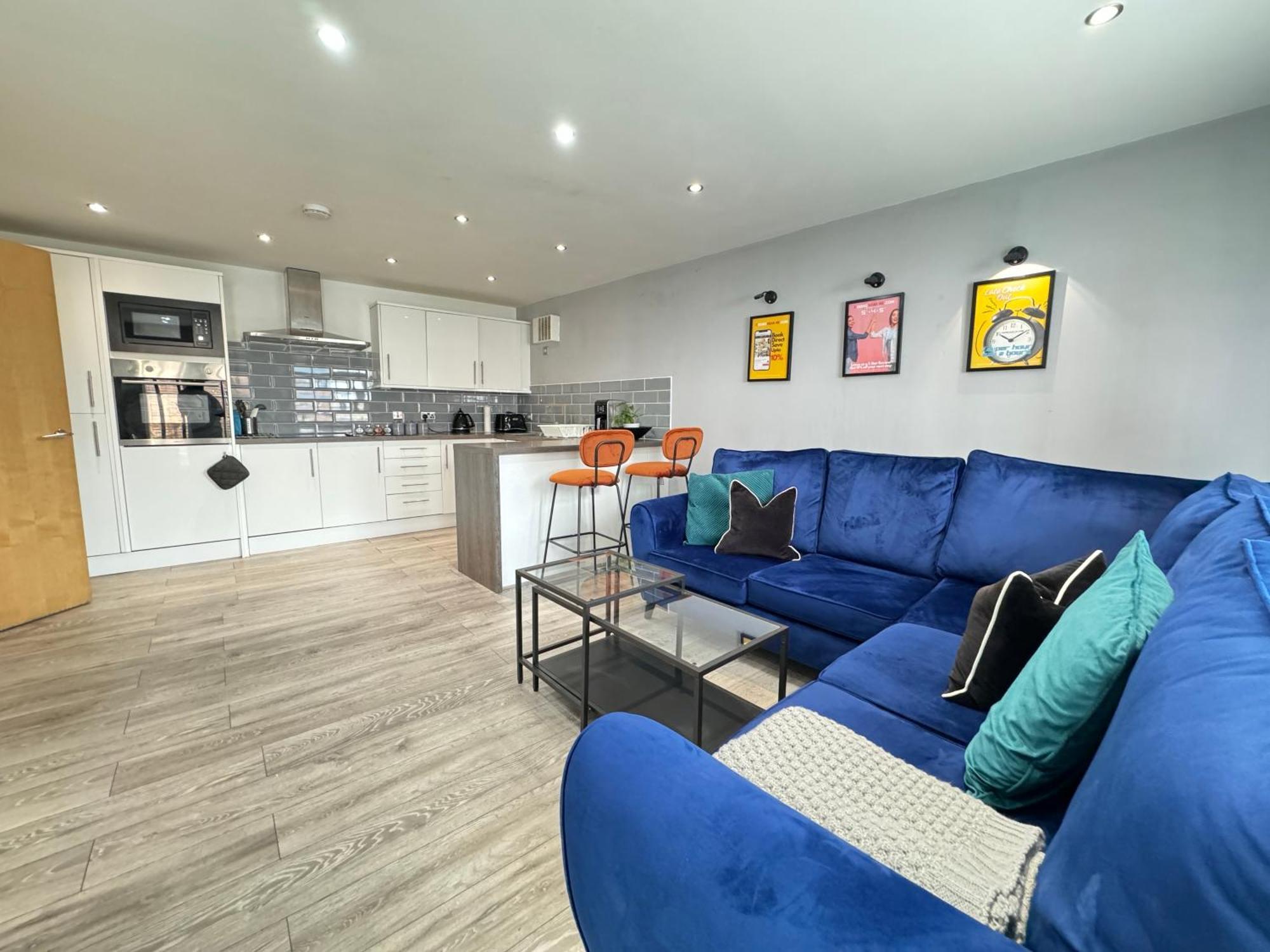 Rnm - Business Professionals Stay, Walsall City Centre, 2 Bedroom With Ensuite And Bathroom, Entire Place, Kitchen & Washroom With Amenities, Smart Tv, Easy Access, Fast Wifi, Parking Nearby, Great Transport Links 沃尔索尔 外观 照片
